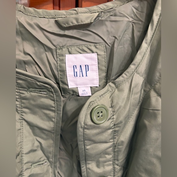 GAP Quilted Jacket - Picture 3 of 5